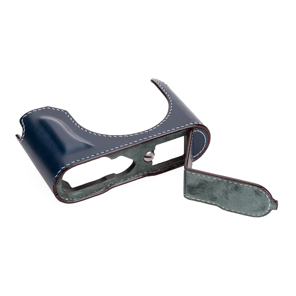 Arte di Mano Leica Q3 Half Case (Type 1-SD, Screw Secured) - Buttero Navy - Image 5