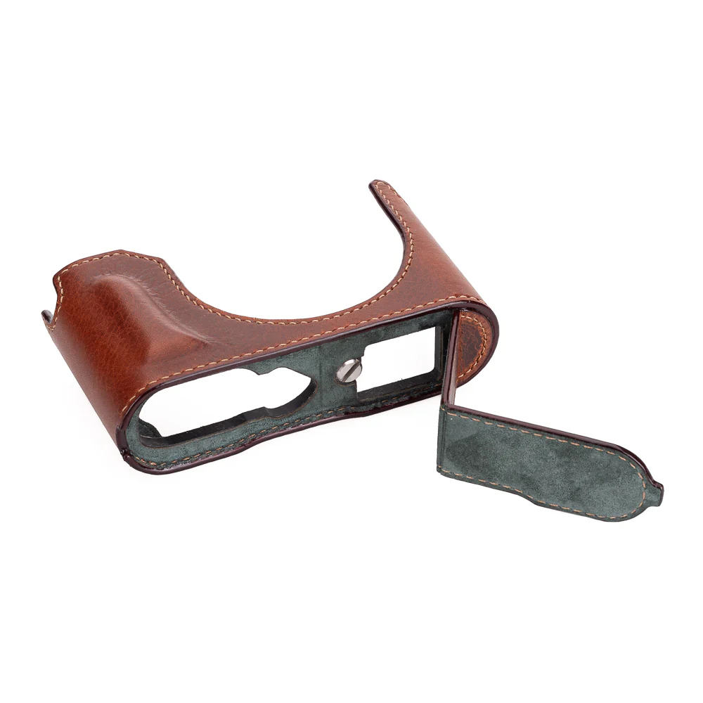 Arte di Mano Leica Q3 Half Case (Type 1-SD, Screw Secured) - Rally Volpe - Image 5