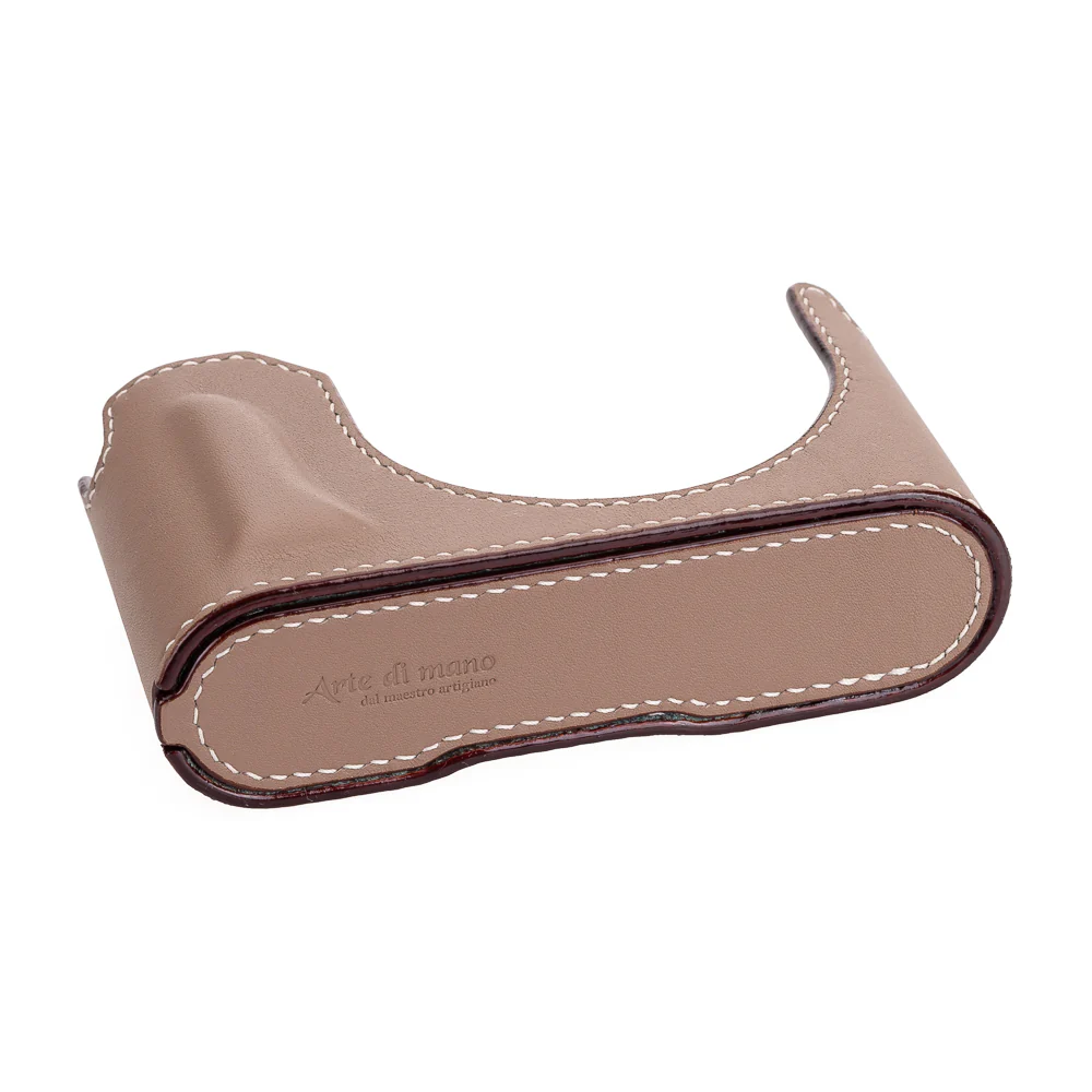 Arte di Mano Leica Q3 Half Case (Type 1-SD, Screw Secured) - Swift Etoupe - Image 4