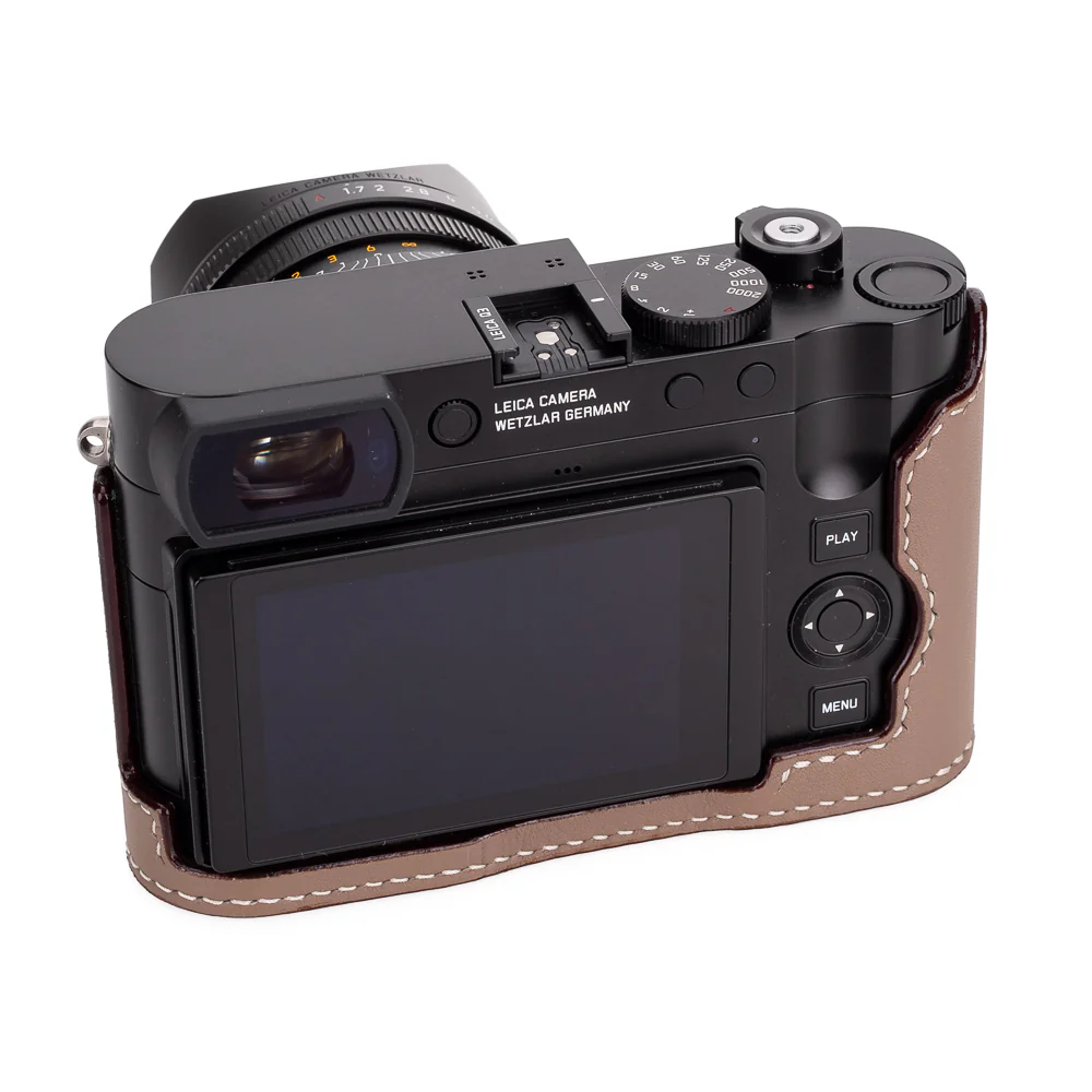 Arte di Mano Leica Q3 Half Case (Type 1-SD, Screw Secured) - Swift Etoupe - Image 7