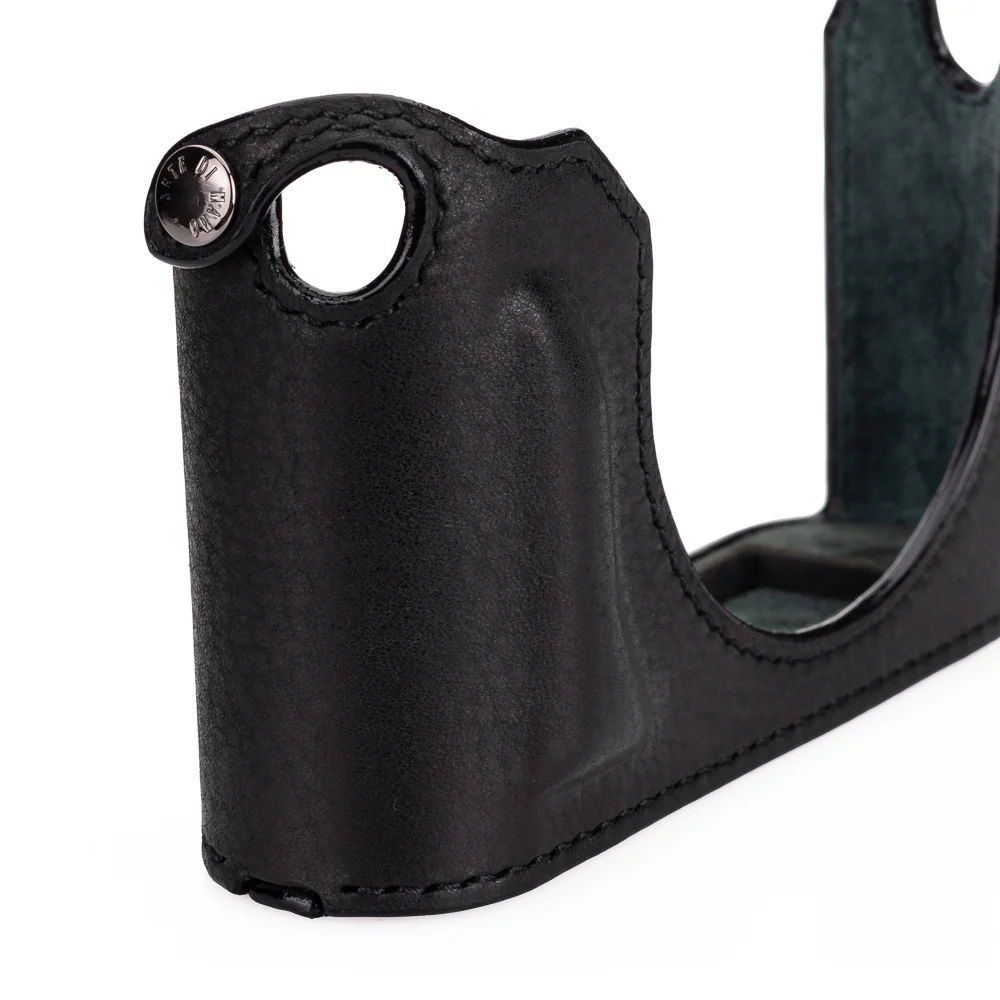 Arte di Mano Leica Q3 Half Case (Type 2-TR, Snap Secured, Tripod Mount) - Rally Black with Black Stitching - Image 3