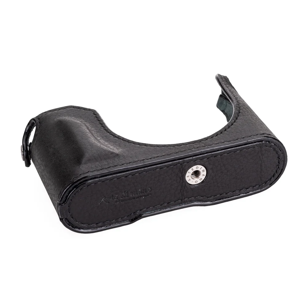 Arte di Mano Leica Q3 Half Case (Type 2-TR, Snap Secured, Tripod Mount) - Rally Black with Black Stitching - Image 4