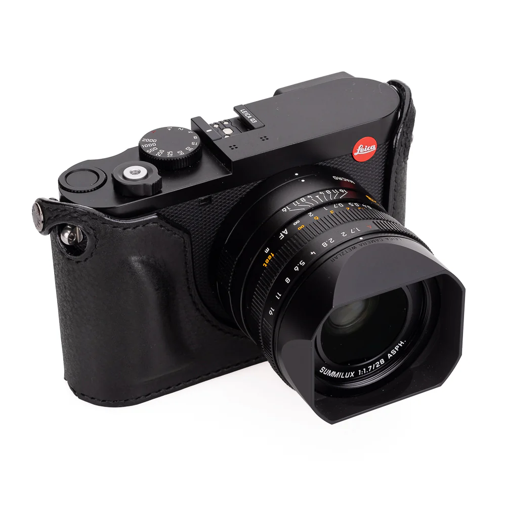 Arte di Mano Leica Q3 Half Case (Type 2-TR, Snap Secured, Tripod Mount) - Rally Black with Black Stitching - Image 6