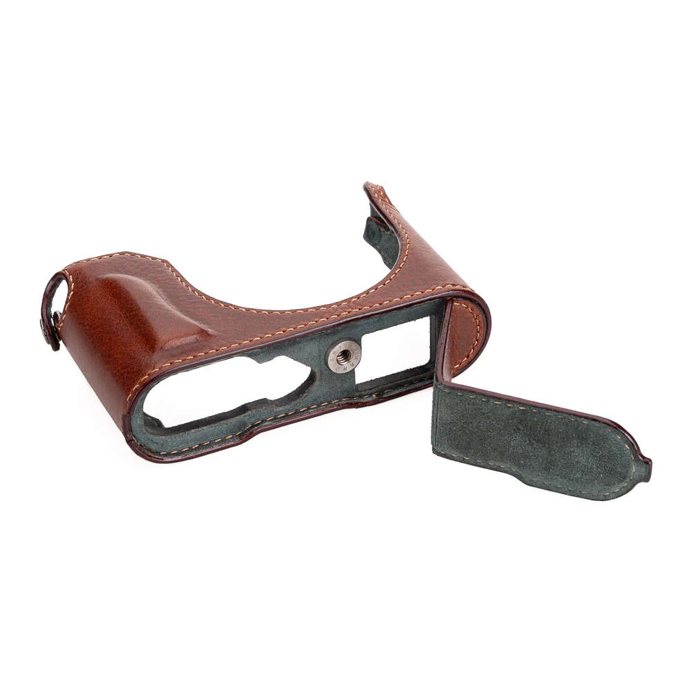 Arte di Mano Leica Q3 Half Case (Type 2-TR, Snap Secured, Tripod Mount) - Rally Volpe - Image 5
