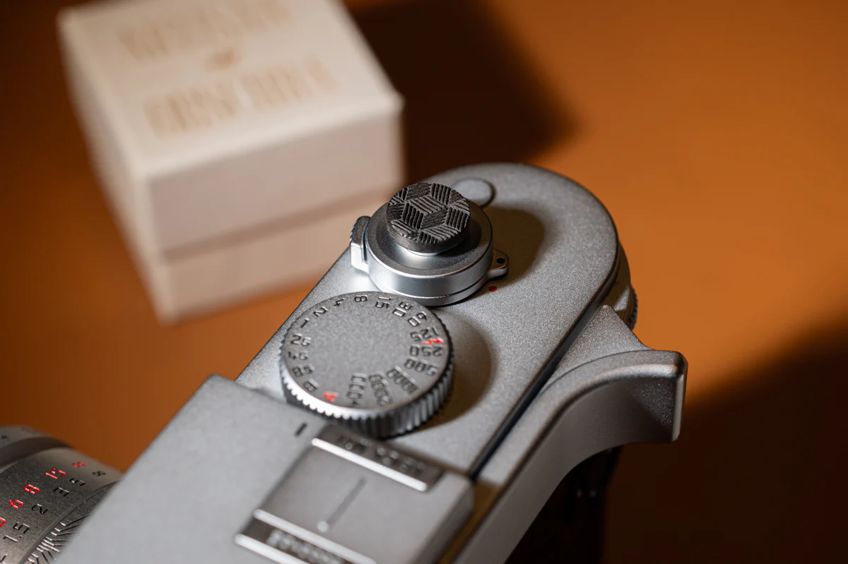 Artisan Obscura 'Crosshatch' Wood Soft Release - 11mm, Concave, Ebony - Image 3