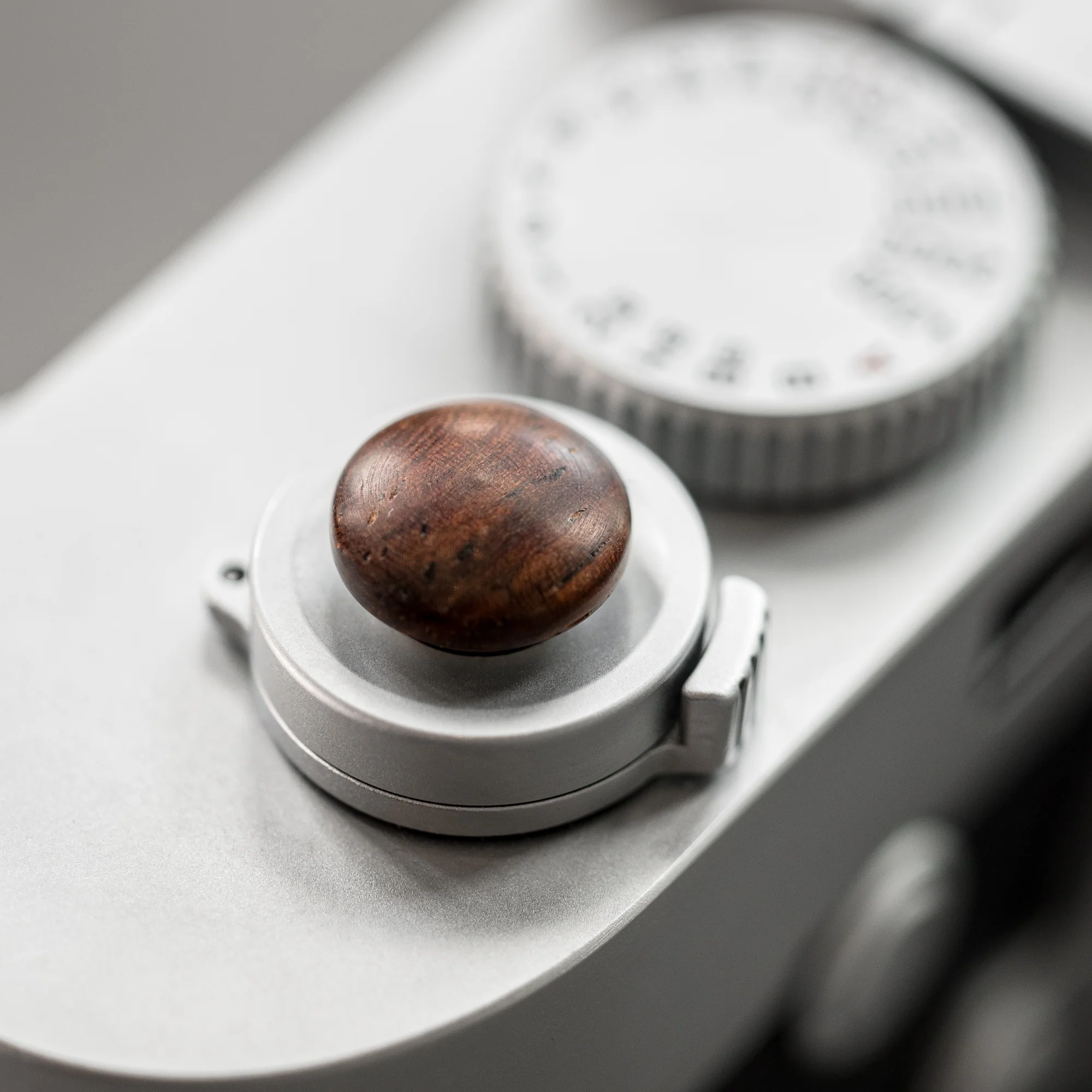 Artisan Obscura Wood Soft Release - 11mm, Convex, Figured Walnut - Image 4