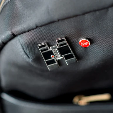 Leica Trinovid Lapel Pin - Limited Edition - Image 3