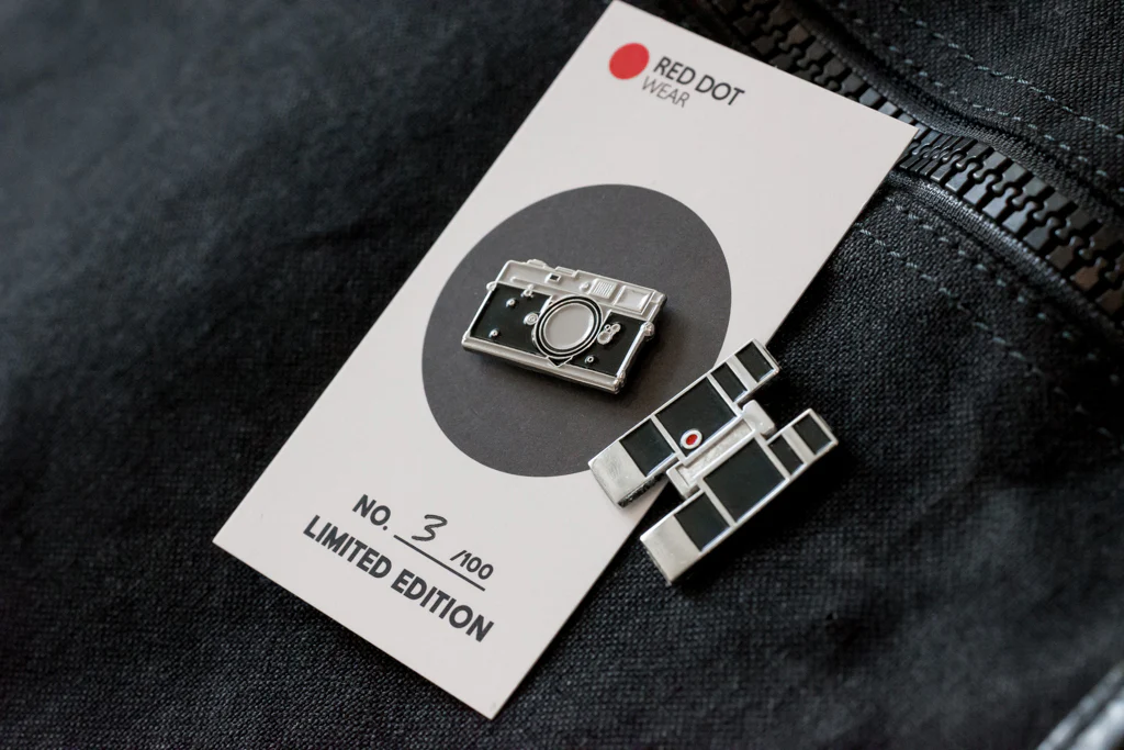 Leica Trinovid Lapel Pin - Limited Edition - Image 4