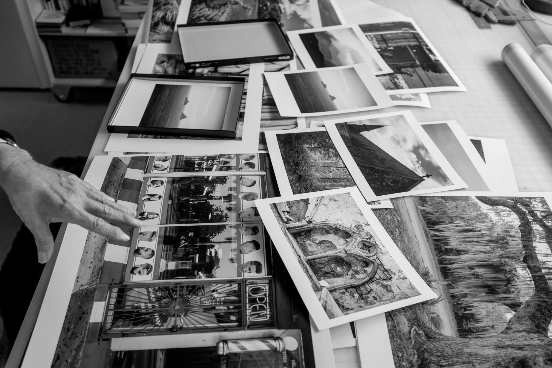 Portfolio Box of 20 Custom 8.5"x11" B&W Prints by Richard Sexton - Image 3