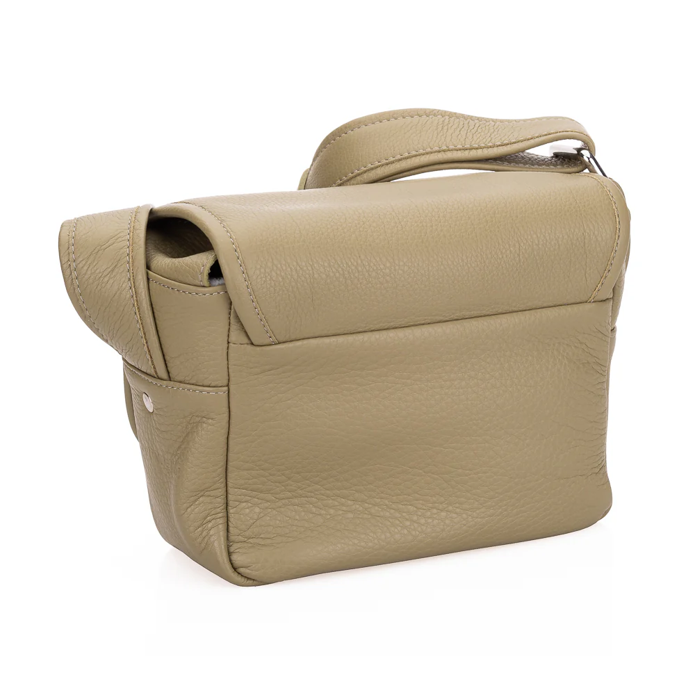 Used Oberwerth ‘Phil’ Leather Camera Bag (Kiwi) - Image 3